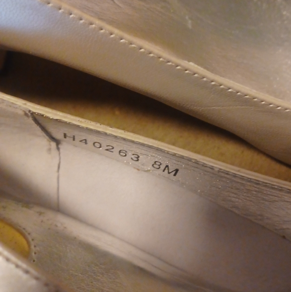 Ros Hommerson pearl heals size 8 - Picture 6 of 6